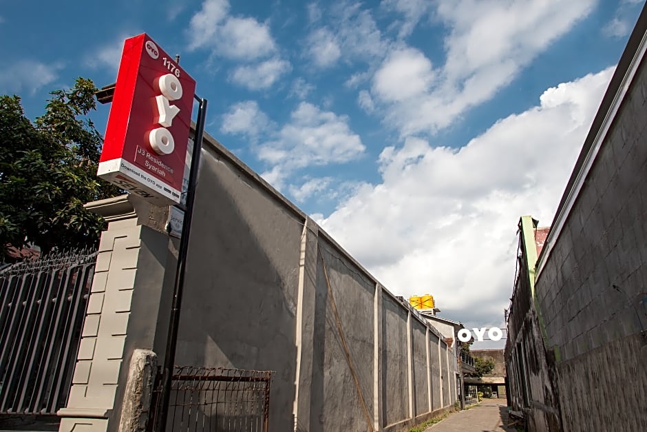 Super OYO 1176 J3 Residence Syariah