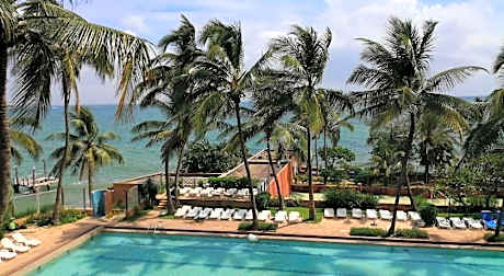 Hotel Jardin Savana