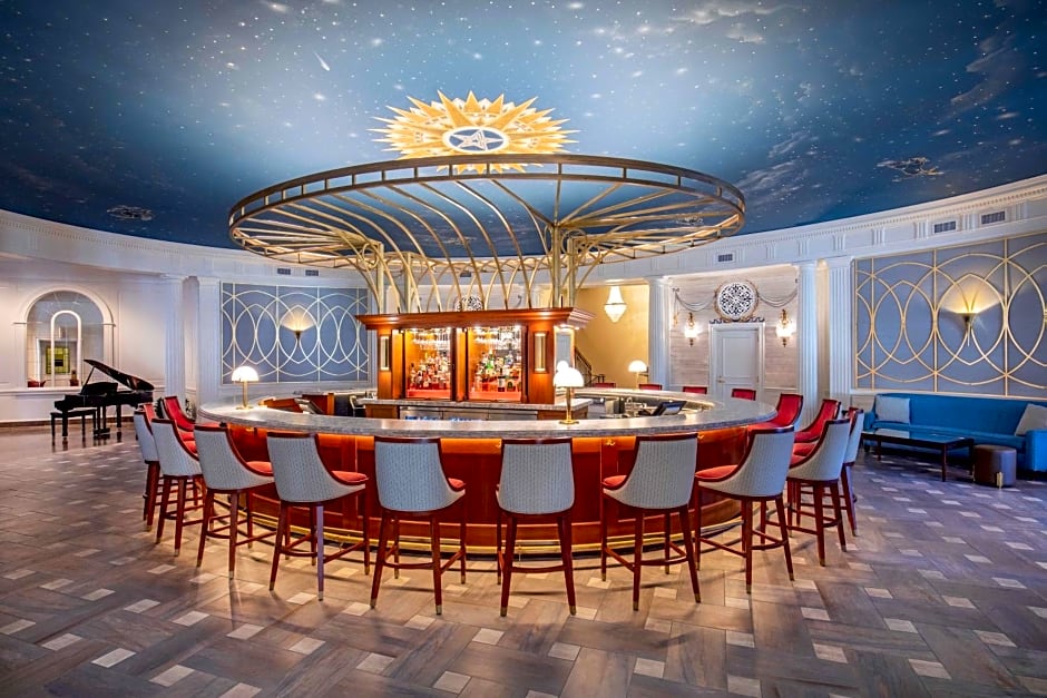 Hotel Roanoke & Conference Center, Curio Collection by Hilton