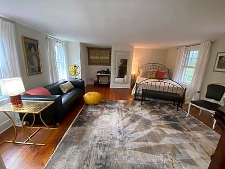 Trouvaille House Suite 3 Klimt Suite