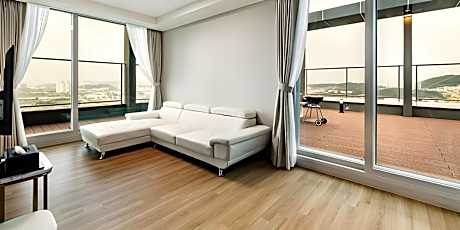 Pool & Spa in Rooftop