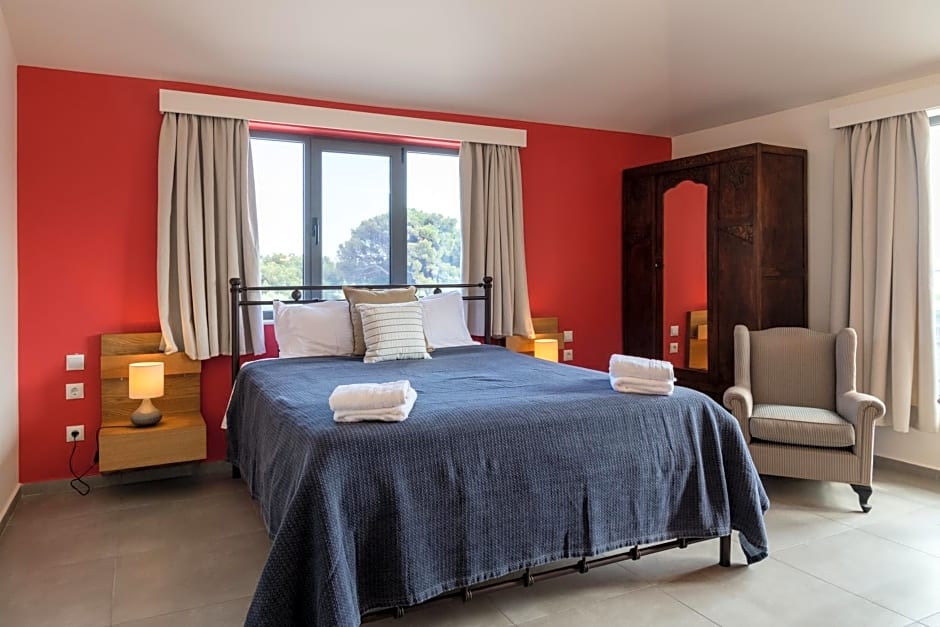 CHROMA Lodge Pikermi