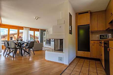 Spacious flat with excellent location & parking