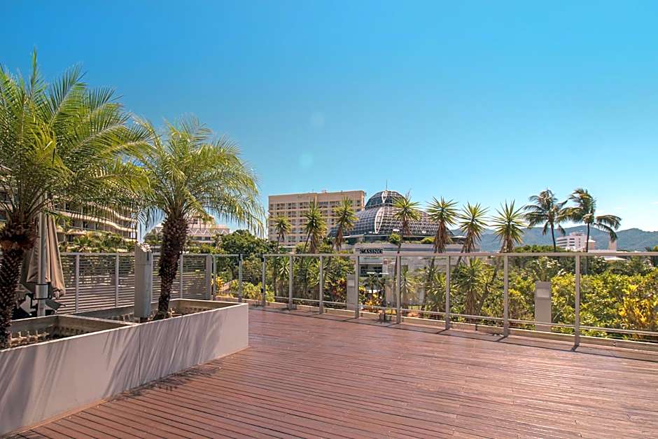 602 Harbour Lights Studio - Pool Gym and Sauna