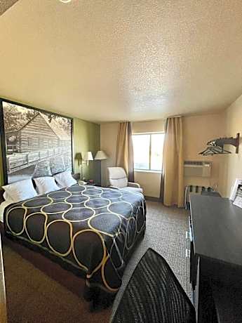 Queen Room - Mobility Access/Non-Smoking