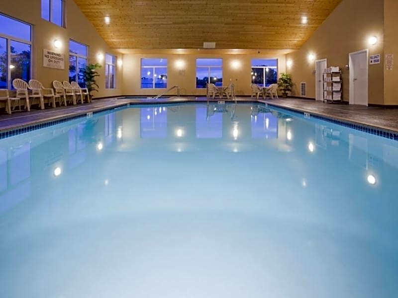 American Inn & Suites