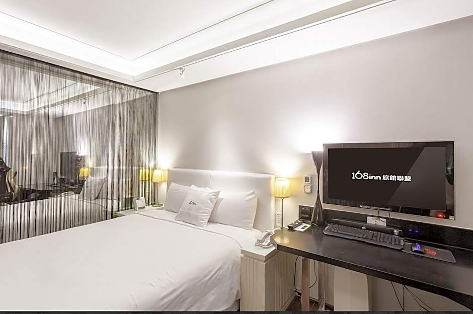 I Hotel