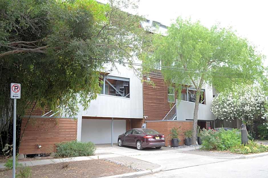 Modern B & B