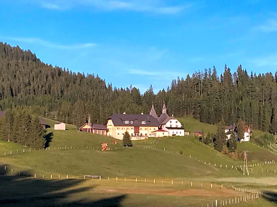 Almhaus & Almchalet Flattnitz