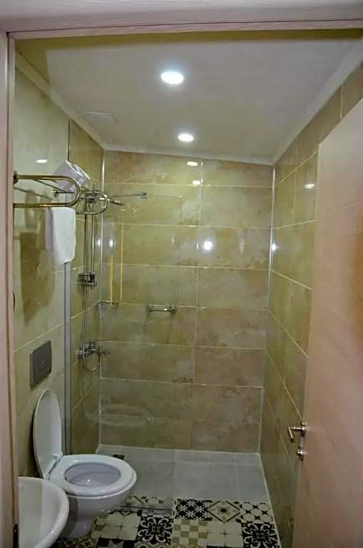 The Reina Hotel