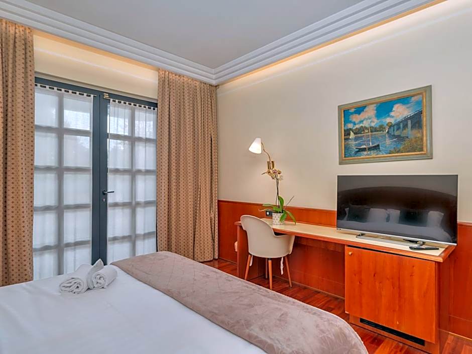 Hotel Prestige