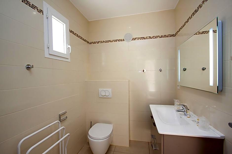 Hôtel et Résidence Ta Kladia - Omigna