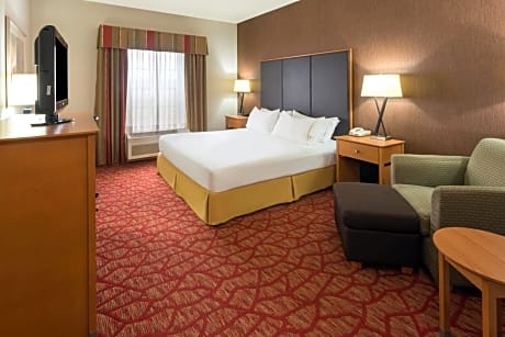 King Room with Roll-In Shower - Disability Access