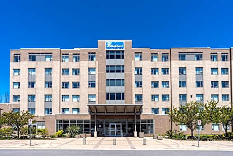 Residence & Conference Centre - Niagara-on-the-Lake
