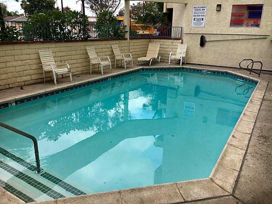 Bellflower Travel Inn
