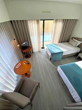 Triple Room with Balcony