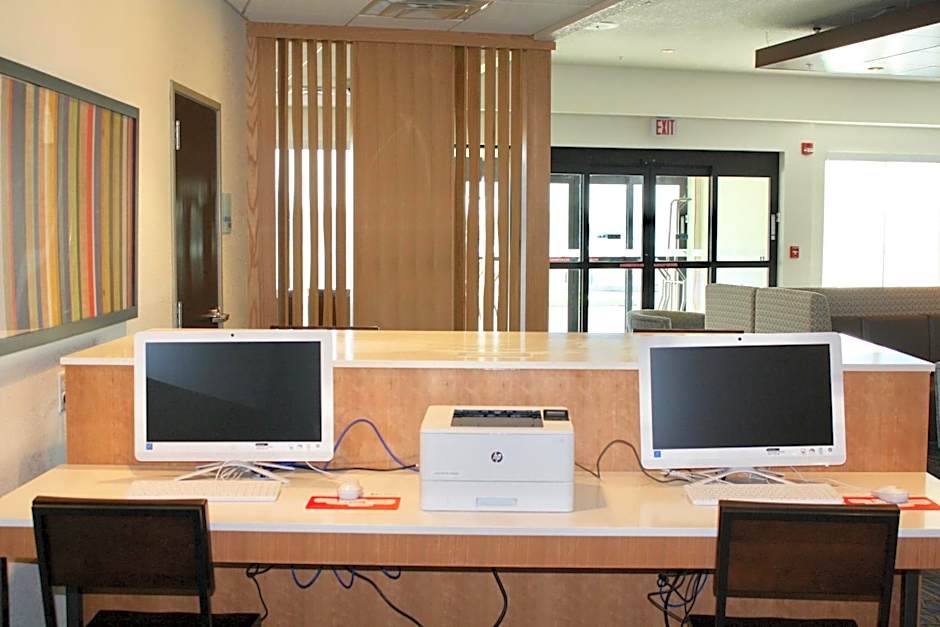 Holiday Inn Express & Suites - Kirksville - University Area By IHG