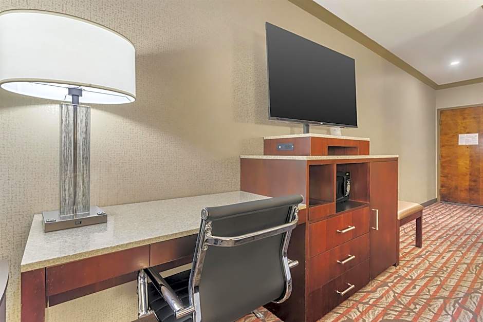 Best Western Plus Brookside Inn