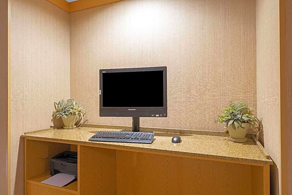 La Quinta Inn & Suites by Wyndham Salt Lake City Layton