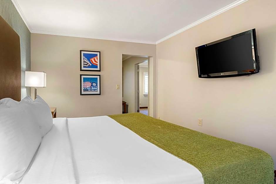 Best Western Plus Beach View Lodge