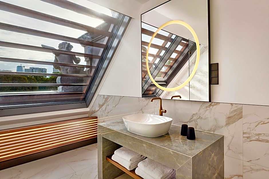 Hotel Verte, Warsaw, Autograph Collection