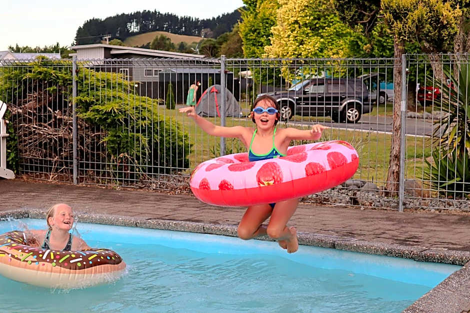 Parklands Motorlodge & Holiday Park