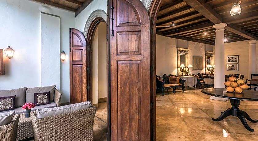 Thambili House by Edwards Collection