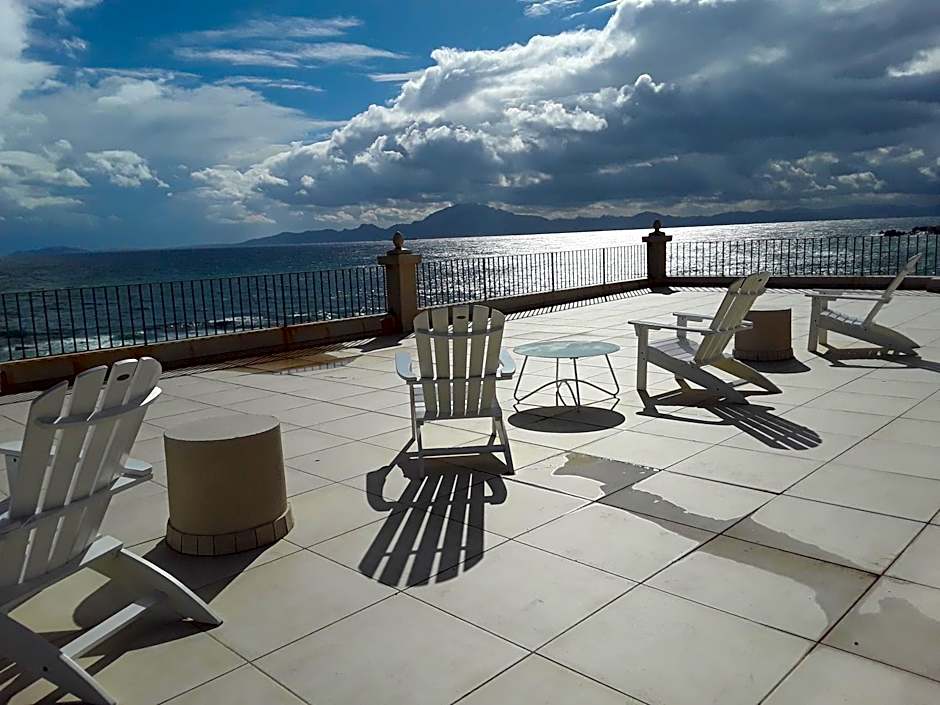 Punta Carnero Hostal