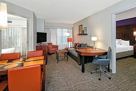 2 Bedroom 2 Room Suite, Bedroom 1: 1 King, Bedroom 2: 1 Queen, Sofa Bed