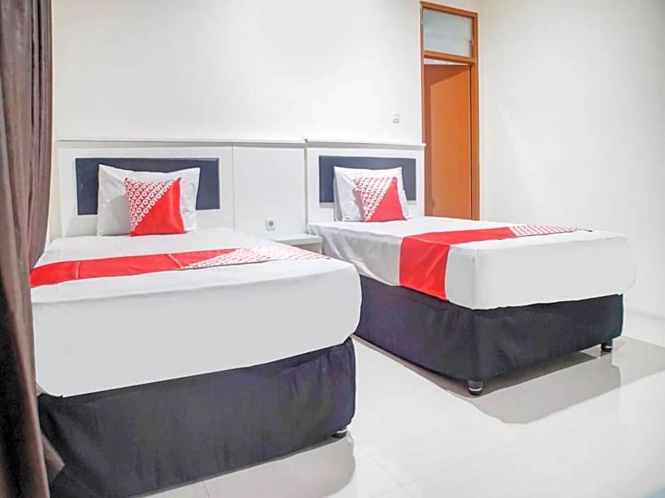 OYO 90394 Guest House Sentosa