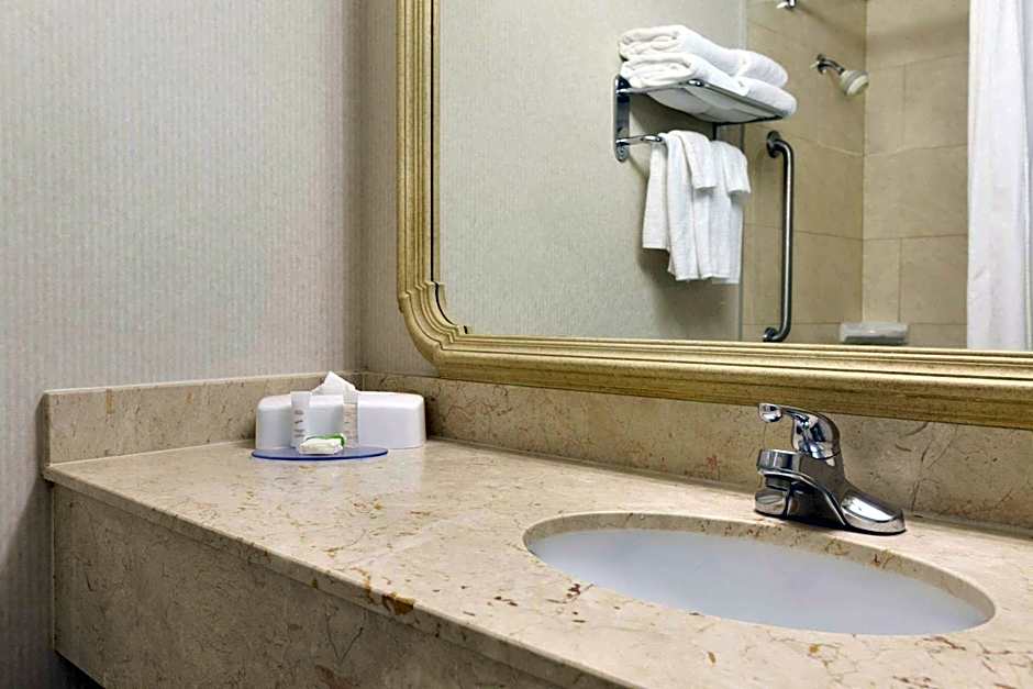 Travelodge by Wyndham Vancouver Airport