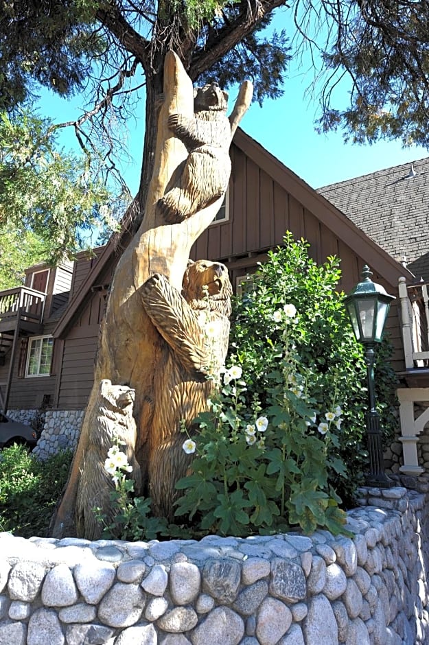 Saddleback Inn at Lake Arrowhead