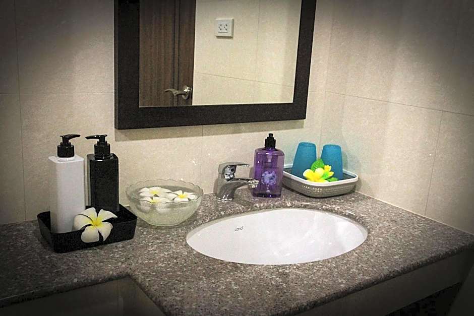 Sky Villa Hua Hin Guesthouse - Adults-Only