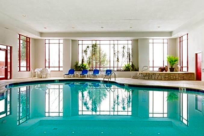 Holiday Inn Express & Suites - Olathe North By IHG