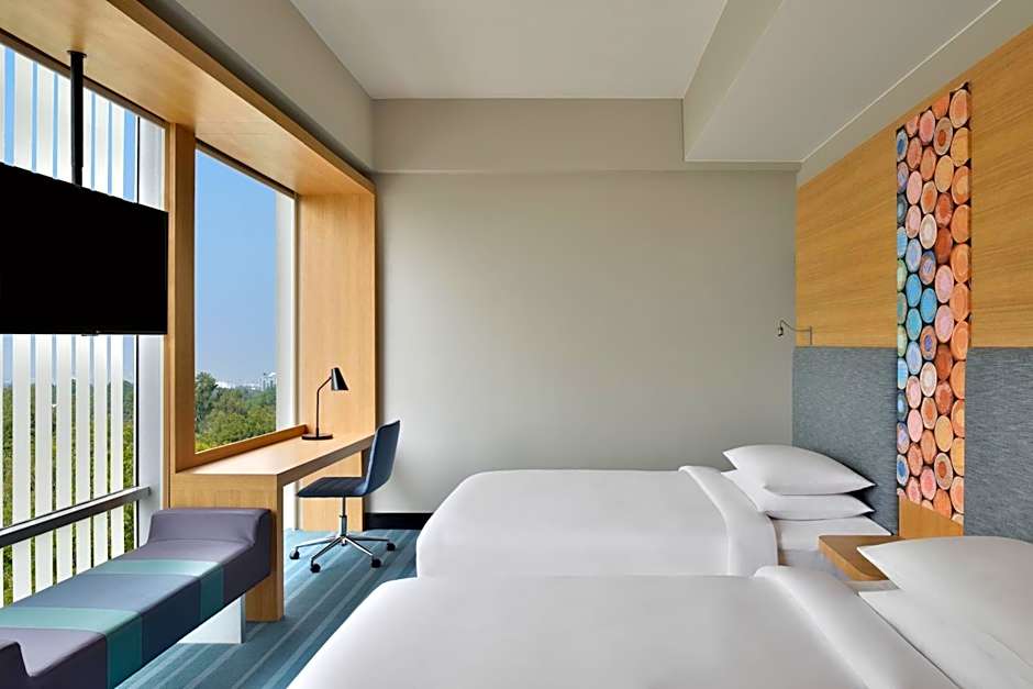 Photo 1 of 4 of 2 Twin Beds, City View