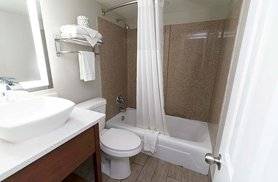 Seashire Inn & Suites