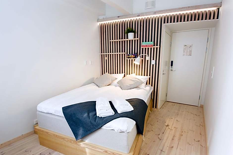 Photo 1 of 7 of Double Room