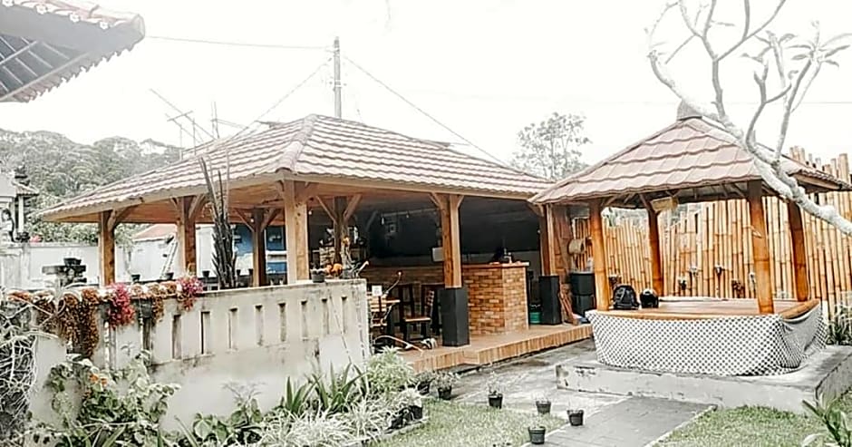 Umah lumbung bedugul