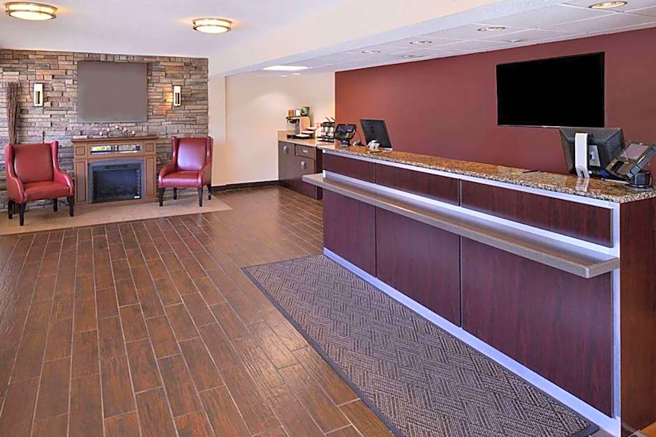 Super 8 by Wyndham Deerfield/Northbrook