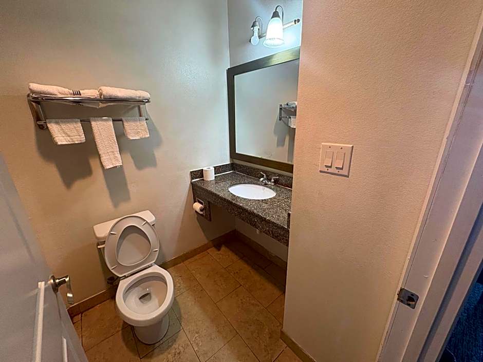 Westwood Inn by OYO Gonzales TX