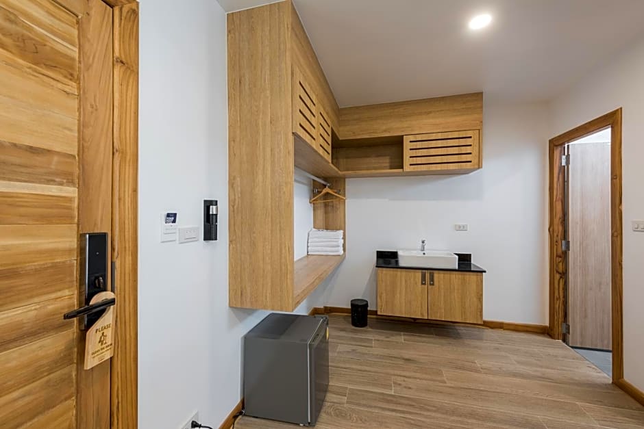 Chiangkhan River Walk Hotel