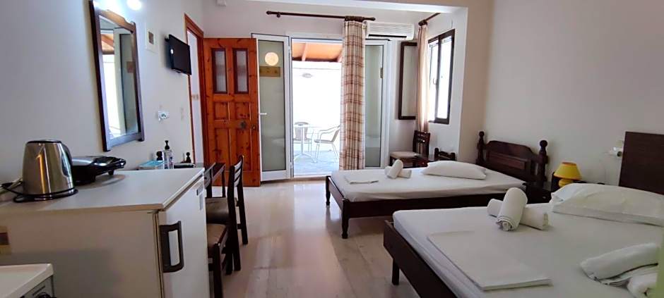 Anna Studio and Apartments