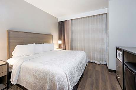 Suite King Room with Two Rooms Smoke Free