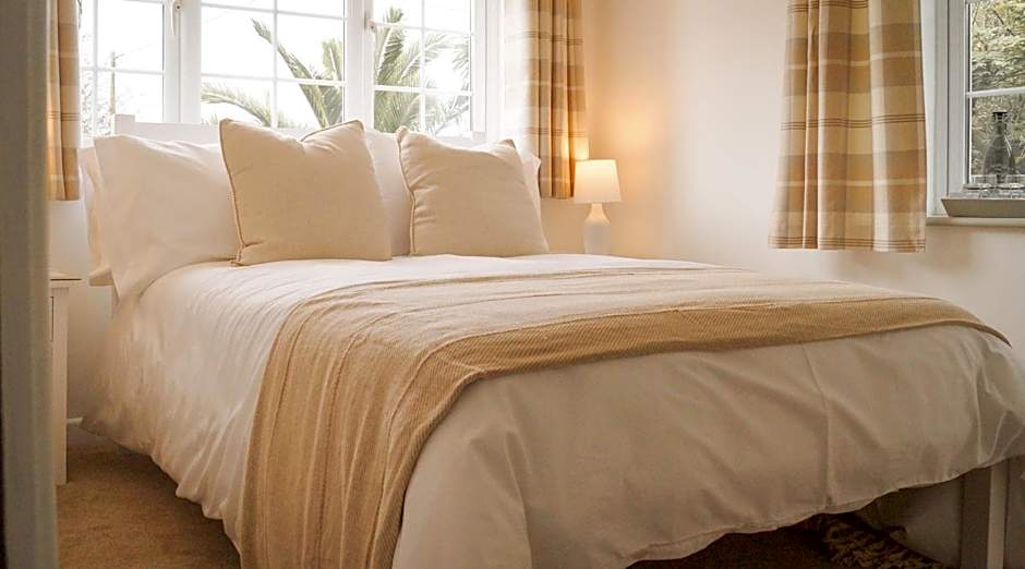 Lemon Tree Rooms - Newly Refurbished Coastal Stay