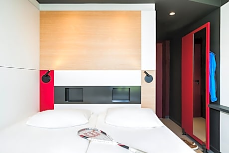 Standard Room With Three Single Beds