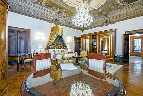 Royal Suite with Canal View - 2 Adults