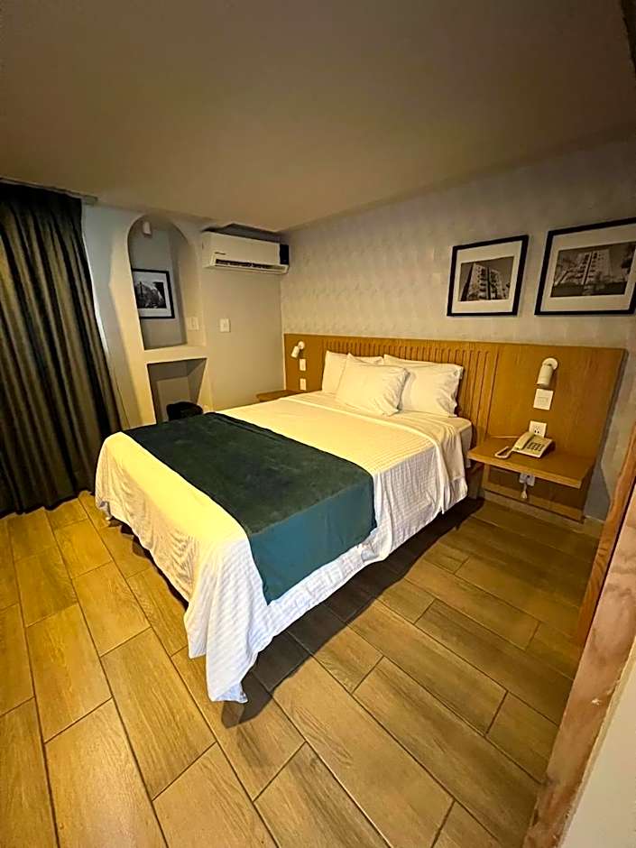 Oliva Plaza Hotel