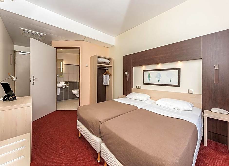 Hostellerie Saint Vincent Beauvais Aeroport