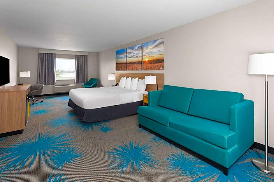 Days Inn & Suites by Wyndham of Morris