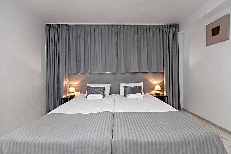 HappyInn Rooms